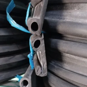 Perfil en Caucho SBR para Puerta de Cámara R1013 X 5MT